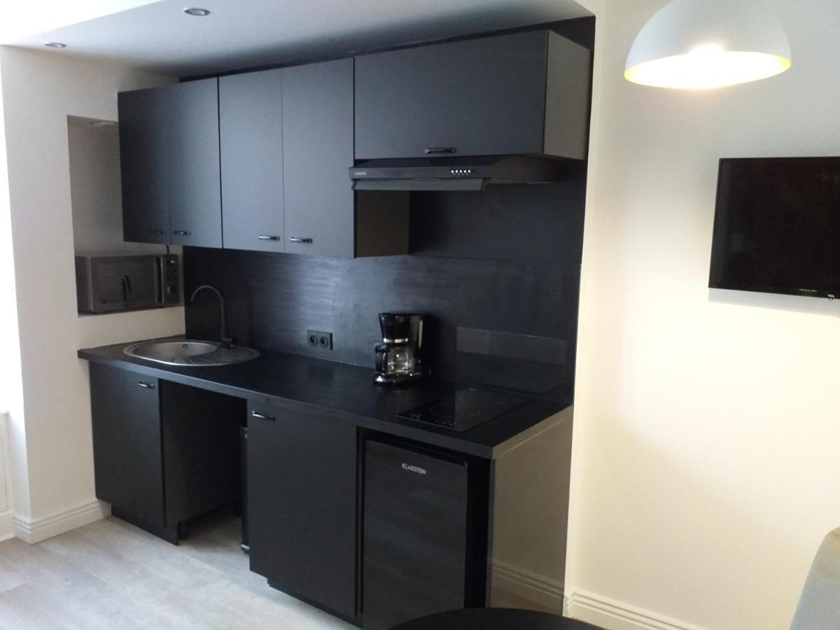 Les Volets Bleus - Deux Appartements Et Un Studio, Jardin Bourges Eksteriør billede