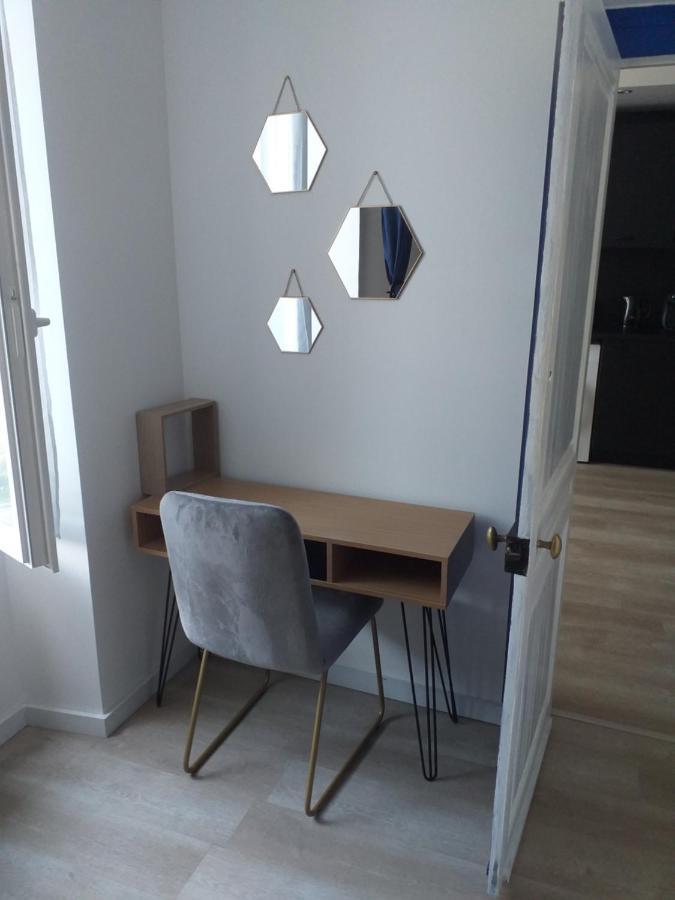 Les Volets Bleus - Deux Appartements Et Un Studio, Jardin Bourges Eksteriør billede