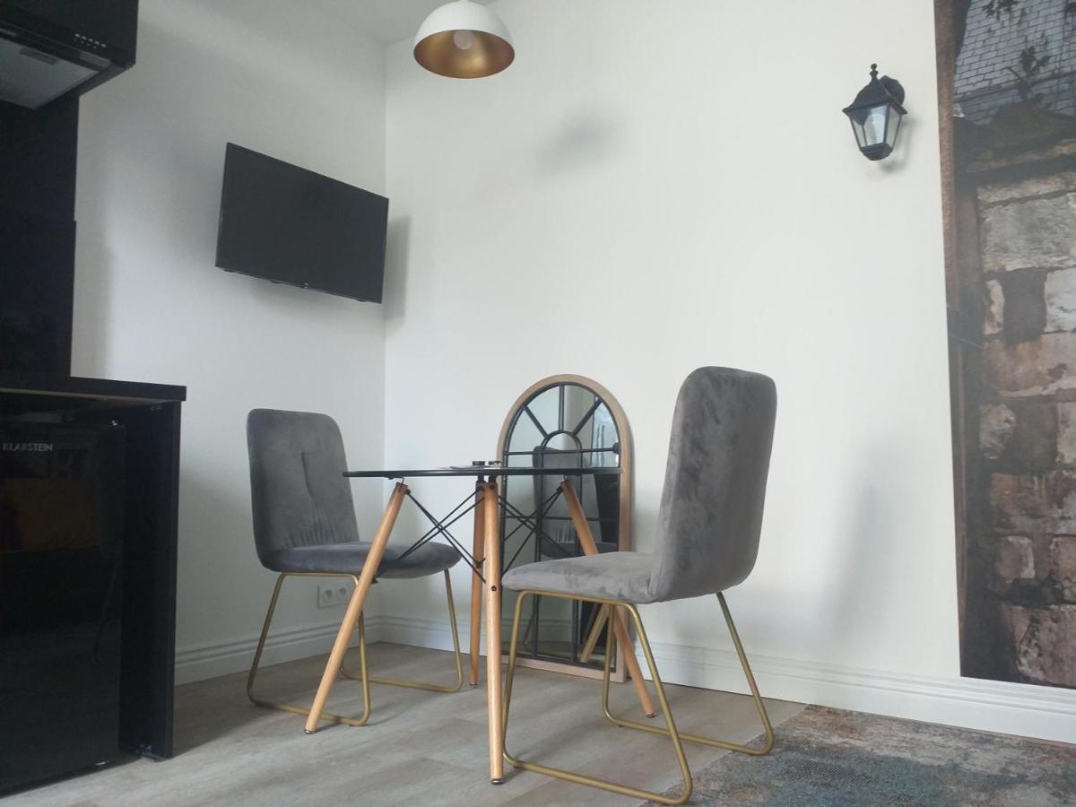 Les Volets Bleus - Deux Appartements Et Un Studio, Jardin Bourges Eksteriør billede