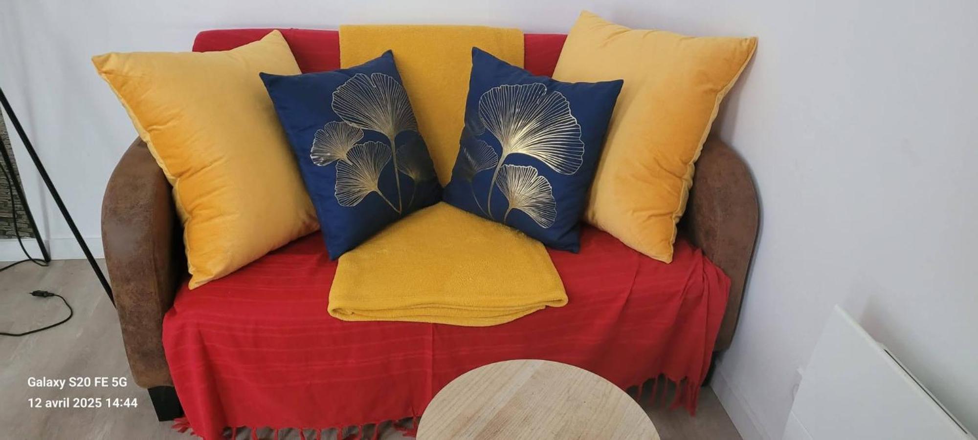 Les Volets Bleus - Deux Appartements Et Un Studio, Jardin Bourges Værelse billede
